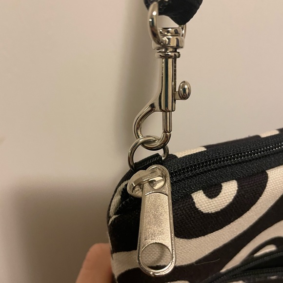 Janine King Designs crossbody zippered purse with pocket in black and white - Picture 8 of 9